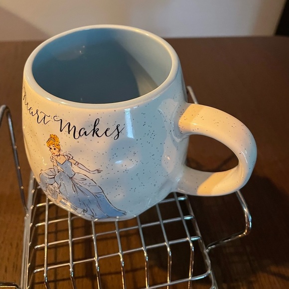 NWT Cinderella “ A Dream Is A Wish Your Heart Makes “ Mug - Picture 3 of 4
